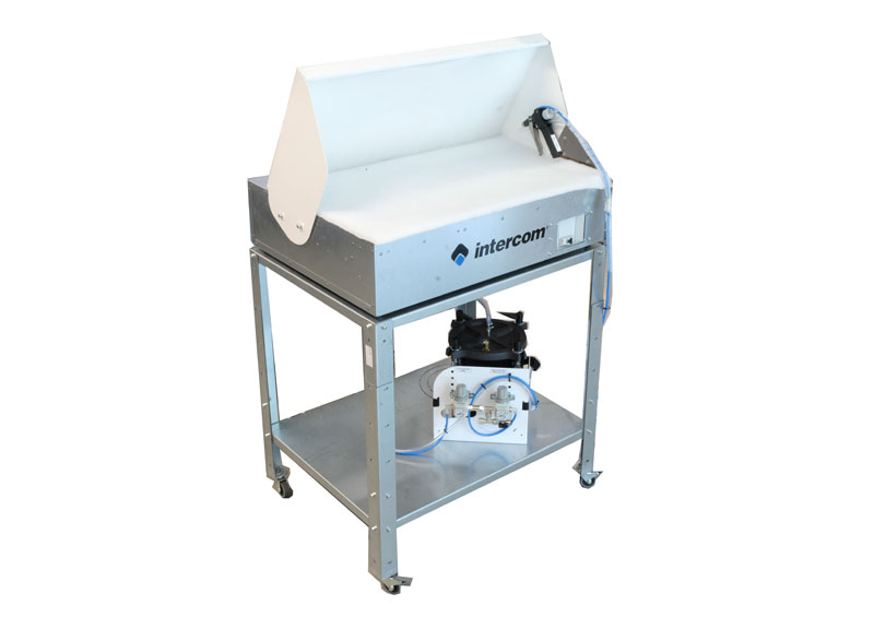 Intercom I3L48R bench B3L on wheels with spray device S4